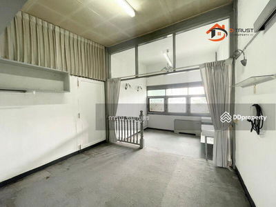 Lat Phrao 64, Intersection 7, Bangkok, Thailand Lat Phrao 64, Intersection 7, Bangkok, Thailand