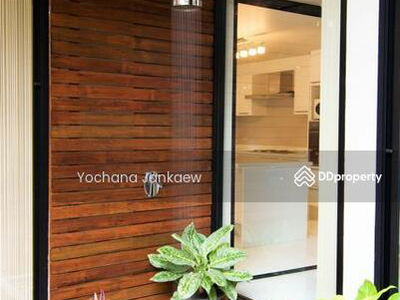 House with Swimming Pool in Sukhumvit, Bangkok, Thailand House with Swimming Pool in Sukhumvit, Bangkok, Thailand