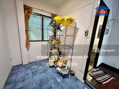 Near Central Ladprao Soi Khlangmontri, Bangkok, Thailand Near Central Ladprao Soi Khlangmontri, Bangkok, Thailand