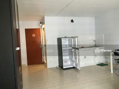 Popular condominium, Nonthaburi, Thailand Popular condominium, Nonthaburi, Thailand