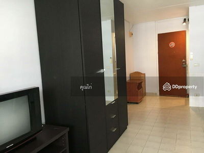 Popular condominium, Nonthaburi, Thailand Popular condominium, Nonthaburi, Thailand