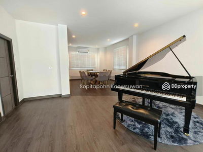 10110, Bangkok, Thailand 10110, Bangkok, Thailand