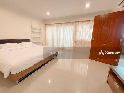 Saranjai Mansion, Bangkok, Thailand Saranjai Mansion, Bangkok, Thailand