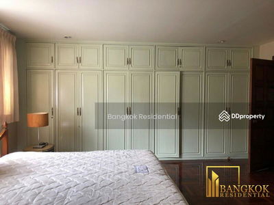 Townhouse in Compound, Bangkok, Thailand Townhouse in Compound, Bangkok, Thailand