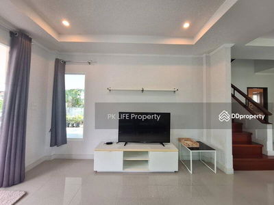 Gehäuse In Ban Ratsada, Thailand Gehäuse In Ban Ratsada, Thailand