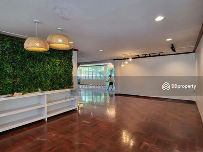 Single house for rent, On Nut 14, large house, 400 sq m., 600 sq m., Phatthanakan 38, wide garden, 4 bedrooms, 5 bathrooms, Bangkok, Thailand Single house for rent, On Nut 14, large house, 400 sq m., 600 sq m., Phatthanakan 38, wide garden, 4 bedrooms, 5 bathrooms, Bangkok, Thailand