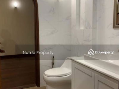 Single house Ratchaprarop, Bangkok, Thailand Single house Ratchaprarop, Bangkok, Thailand