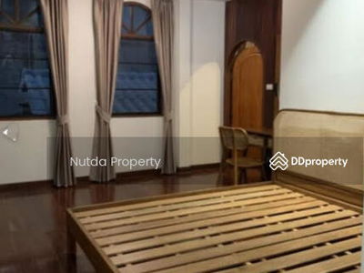 Single house Ratchaprarop, Bangkok, Thailand Single house Ratchaprarop, Bangkok, Thailand