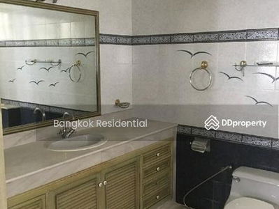 Townhouse in Compound, Bangkok, Thailand Townhouse in Compound, Bangkok, Thailand