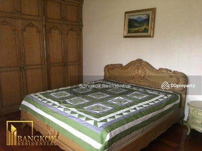 Townhouse in Compound, Bangkok, Thailand Townhouse in Compound, Bangkok, Thailand