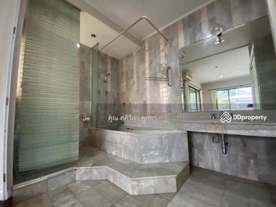 Muang Thong Thani 100, Nonthaburi, Thailand Muang Thong Thani 100, Nonthaburi, Thailand