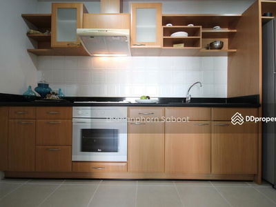 Queen's Park View, Bangkok, Thailand Queen's Park View, Bangkok, Thailand