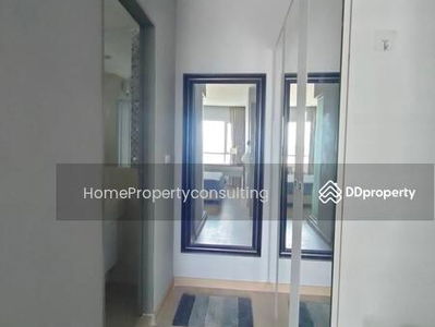 Life Ratchadapisek, Bangkok, Thailand Life Ratchadapisek, Bangkok, Thailand