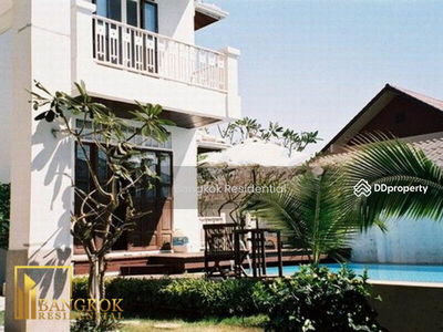 4 Bedroom House in Sukhumvit 71, Bangkok, Thailand 4 Bedroom House in Sukhumvit 71, Bangkok, Thailand