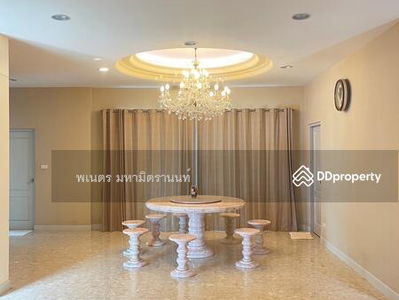 Grand Bangkok Boulevard Rama 9-Srinagarindra, Bangkok, Thailand Grand Bangkok Boulevard Rama 9-Srinagarindra, Bangkok, Thailand