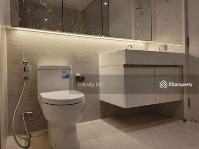 Condo for rent MUNIQ Langsuan, decorated with furniture. Close to nature, Suan Lum, Bangkok, Thailand Condo for rent MUNIQ Langsuan, decorated with furniture. Close to nature, Suan Lum, Bangkok, Thailand