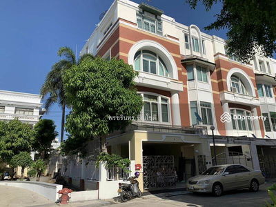 Townhouse Sukhumvit 103 close to BTS Udomsuk, Bangkok, Thailand Townhouse Sukhumvit 103 close to BTS Udomsuk, Bangkok, Thailand
