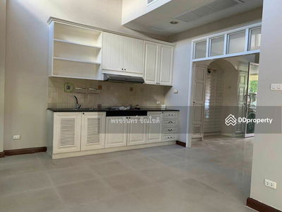 Townhouse Sukhumvit 103 close to BTS Udomsuk, Bangkok, Thailand Townhouse Sukhumvit 103 close to BTS Udomsuk, Bangkok, Thailand