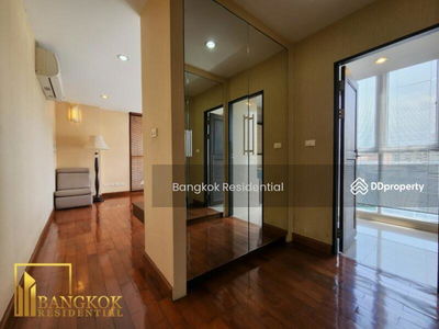 The Peak Sukhumvit 15, Bangkok, Thailand The Peak Sukhumvit 15, Bangkok, Thailand