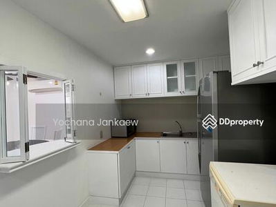 Acadamia Grand Tower, Bangkok, Thailand Acadamia Grand Tower, Bangkok, Thailand