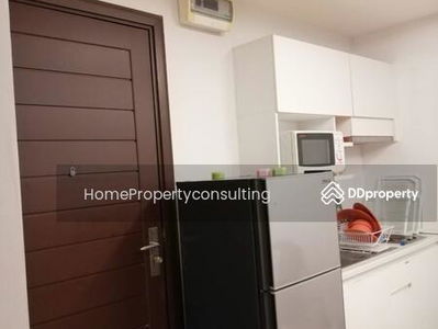 Thru Thonglor, Bangkok, Thailand Thru Thonglor, Bangkok, Thailand