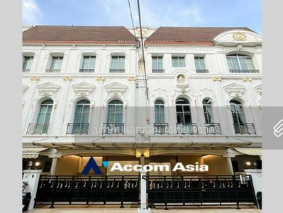5 Bedrooms Townhouse for Rent in Sathorn, Bangkok near BRT Wat Dan - BRT Wat Priwat, Bangkok, Thailand 5 Bedrooms Townhouse for Rent in Sathorn, Bangkok near BRT Wat Dan - BRT Wat Priwat, Bangkok, Thailand