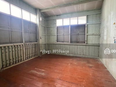 For rent: Land with buildings. Soi Aree Samphan 7, area 155 sq m., excellent location, Bangkok, Thailand For rent: Land with buildings. Soi Aree Samphan 7, area 155 sq m., excellent location, Bangkok, Thailand