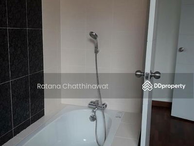 Housing in Bangkok, Thailand Housing in Bangkok, Thailand