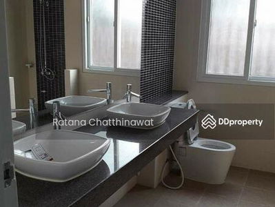 Housing in Bangkok, Thailand Housing in Bangkok, Thailand