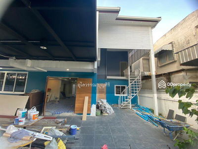 2-story detached house, Soi Lat Phrao 101, Bangkok, Thailand 2-story detached house, Soi Lat Phrao 101, Bangkok, Thailand