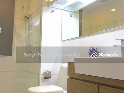 Thru Thonglor, Bangkok, Thailand Thru Thonglor, Bangkok, Thailand