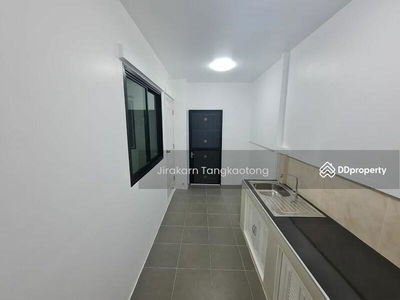 Phattharawan Village, 3 bedrooms, 3 bathrooms, 3 air conditioners, Nonthaburi, Thailand Phattharawan Village, 3 bedrooms, 3 bathrooms, 3 air conditioners, Nonthaburi, Thailand