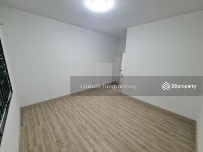 Phattharawan Village, 3 bedrooms, 3 bathrooms, 3 air conditioners, Nonthaburi, Thailand Phattharawan Village, 3 bedrooms, 3 bathrooms, 3 air conditioners, Nonthaburi, Thailand