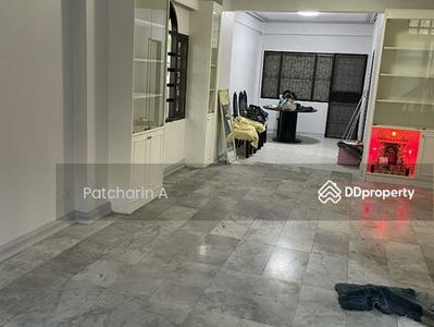 3 storey Townhouse near The Mall Bangkapi, Bangkok, Thailand 3 storey Townhouse near The Mall Bangkapi, Bangkok, Thailand