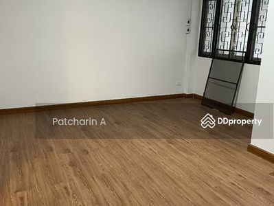 3 storey Townhouse near The Mall Bangkapi, Bangkok, Thailand 3 storey Townhouse near The Mall Bangkapi, Bangkok, Thailand