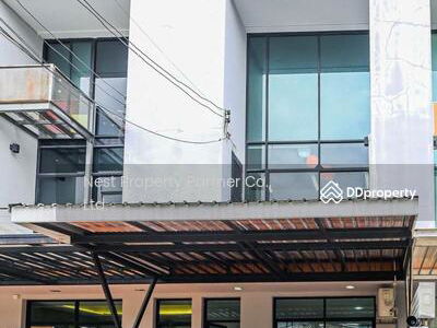 Office/Townhome, Bangkok, Thailand Office/Townhome, Bangkok, Thailand