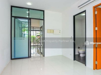 Office/Townhome, Bangkok, Thailand Office/Townhome, Bangkok, Thailand