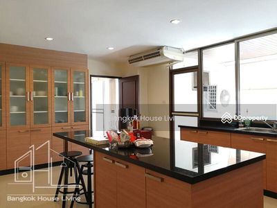 Charan Mansion, Bangkok, Thailand Charan Mansion, Bangkok, Thailand