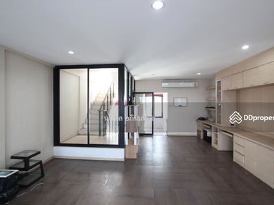 Areeya Mandarina Village, Bangkok, Thailand Areeya Mandarina Village, Bangkok, Thailand