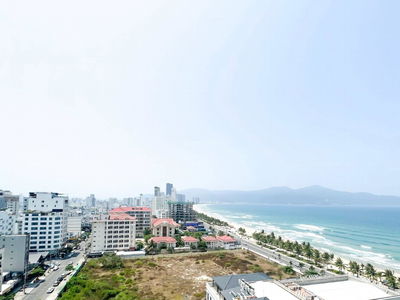 Tran Bach Dang Street, Vietnam  Tran Bach Dang Street, Vietnam