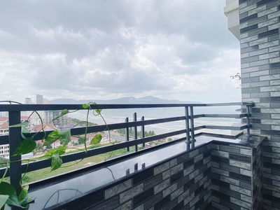 Tran Bach Dang Street, Vietnam  Tran Bach Dang Street, Vietnam