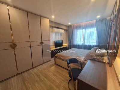 Royal Castle Sukhumvit, Bangkok, Thailand Royal Castle Sukhumvit, Bangkok, Thailand