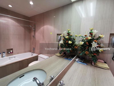 Langsuan Ville, Bangkok, Thailand Langsuan Ville, Bangkok, Thailand