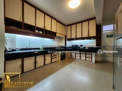 Karolyn Court - 2 Bedroom Apartment in Ploenchit, Bangkok, Thailand Karolyn Court - 2 Bedroom Apartment in Ploenchit, Bangkok, Thailand