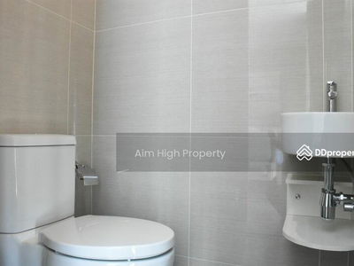 Park Origin Phrom Phong, Bangkok, Thailand Park Origin Phrom Phong, Bangkok, Thailand