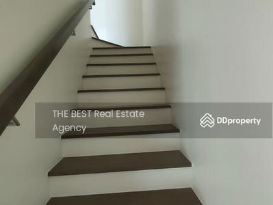 Town Avenue Merge Rattanatibet, Nonthaburi, Thailand Town Avenue Merge Rattanatibet, Nonthaburi, Thailand