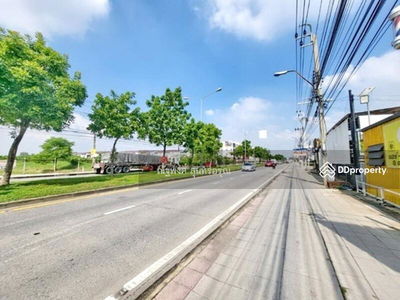 Big C Hathairat (1 km.), Hathairit Market (1 km.), Siripirom (3.5 km.), Bangkok, Thailand Big C Hathairat (1 km.), Hathairit Market (1 km.), Siripirom (3.5 km.), Bangkok, Thailand