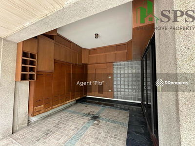 Single house for rent in Soi Ekkamai. (SPSAM871), Bangkok, Thailand Single house for rent in Soi Ekkamai. (SPSAM871), Bangkok, Thailand