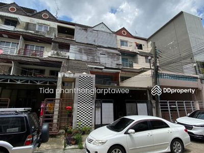 Baan Varatorn Ville Phattanakarn 44, Bangkok, Thailand Baan Varatorn Ville Phattanakarn 44, Bangkok, Thailand