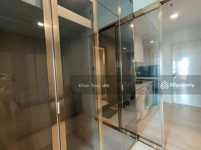 Life One Wireless, Bangkok, Thailand Life One Wireless, Bangkok, Thailand